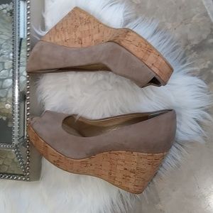Stuart Weitzman woman's nude open toe wedge sandals shoes size 9.5M
